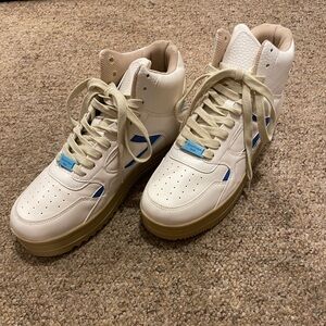 Bershka Conrasting Womens High Top Lace‎ Up Sneakers.